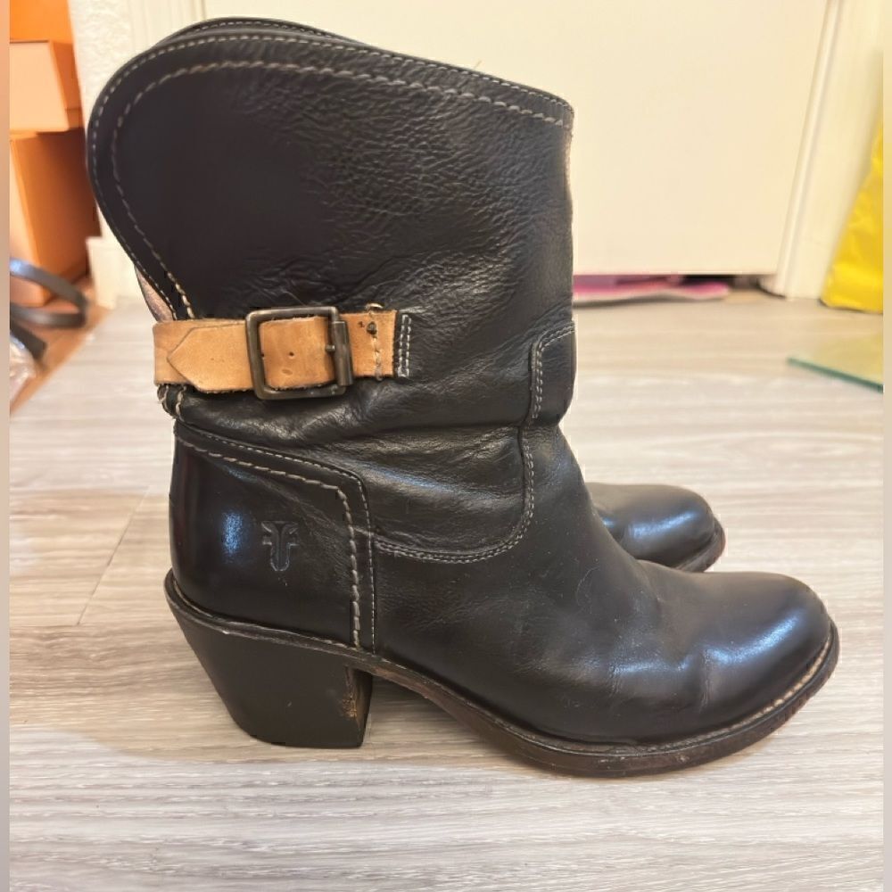 Frye size 7 1/2 - Picture 12 of 16